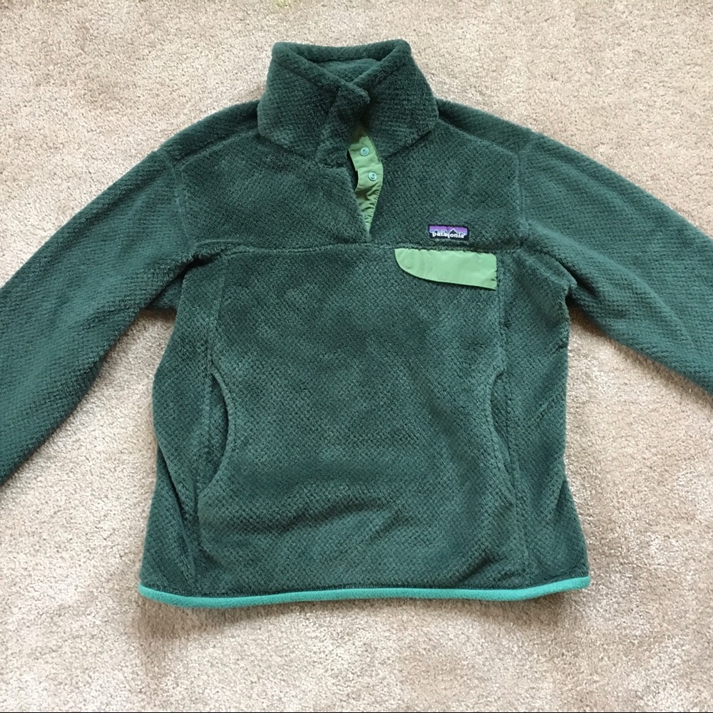 Patagonia Synchilla pull over fleece. Gorgeous color. Great condition.